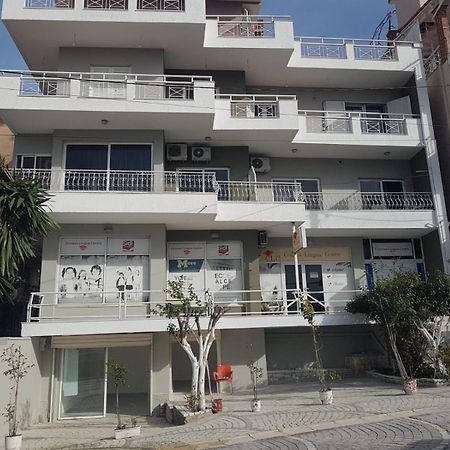 Olivias Apartments City Center Саранда Экстерьер фото