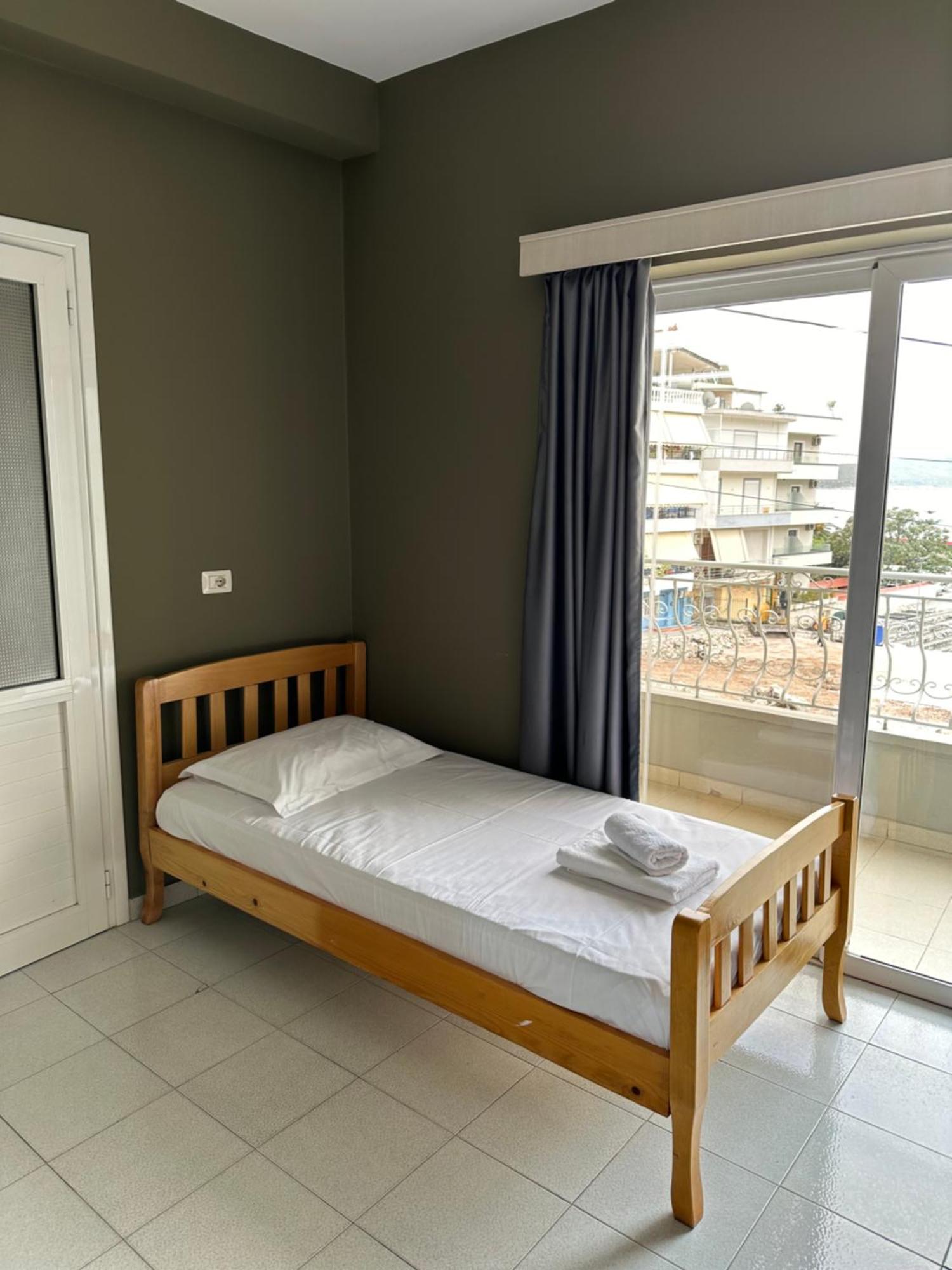 Olivias Apartments City Center Саранда Экстерьер фото
